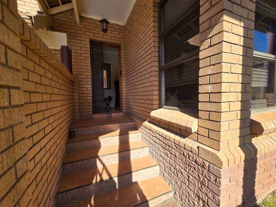 3 Bedroom Property for Sale in Heuwelsig Free State